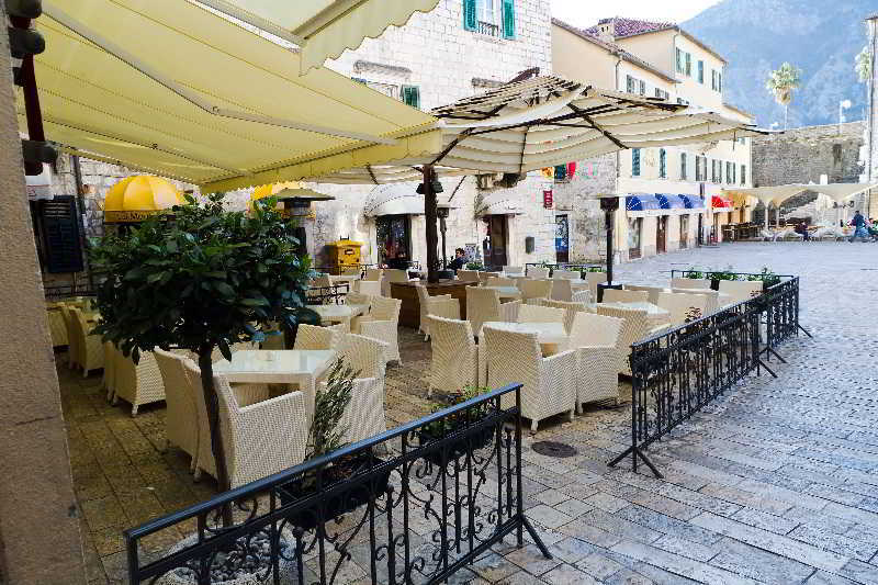 Hotel Vardar Котор Екстериор снимка